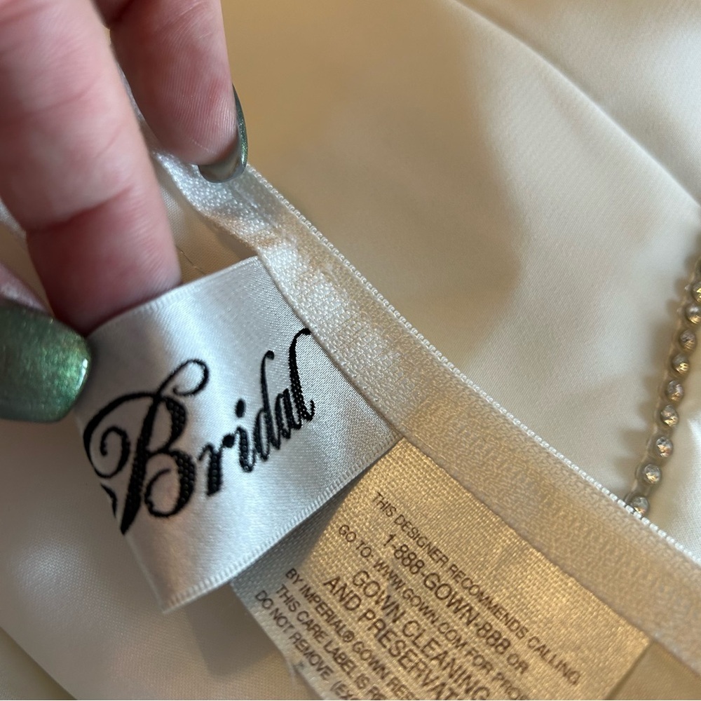 Emme Bridal white sleeveless wedding gown beaded rhinestones satin chiffon 16 - Picture 12 of 16
